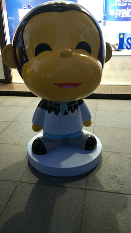 2017静安寺门口到处一游,错过了开放时间,在外