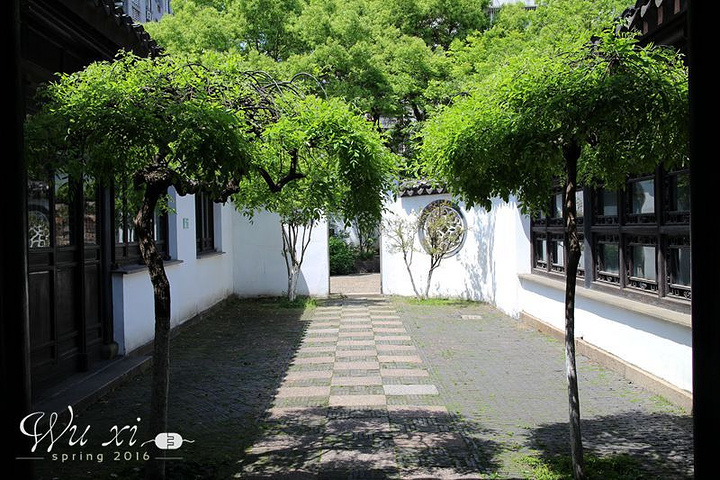 走出宝界公园时间还早我们想去东林书院看看丽泽堂据历史记载为北宋