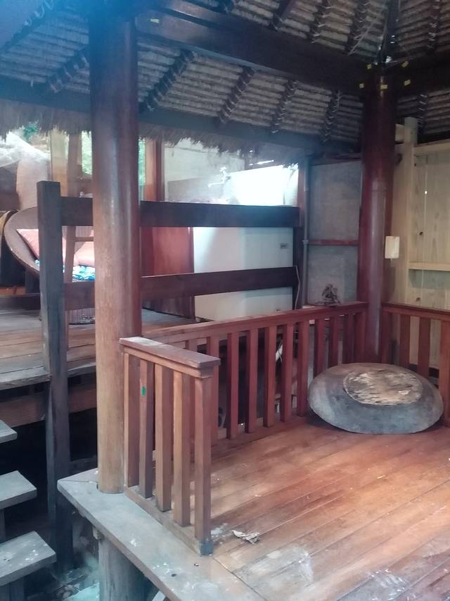 垦丁阿飞冲浪店