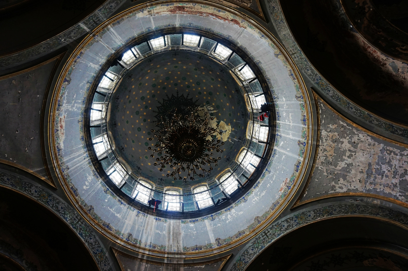 接去中央大街的马迭尔取票,点评还返1块现金,5块钱参观一下百年教堂的