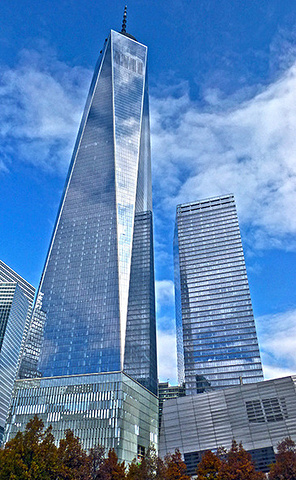 在纽约我们游览了新落成的世贸中心地铁站也叫纽约地铁富尔顿换乘中心