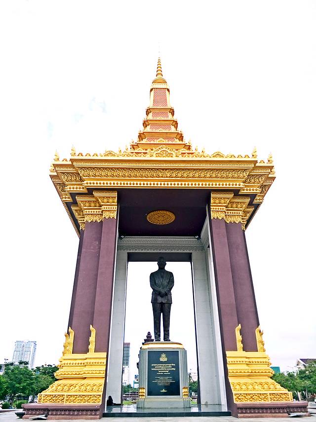 西哈努克国父像