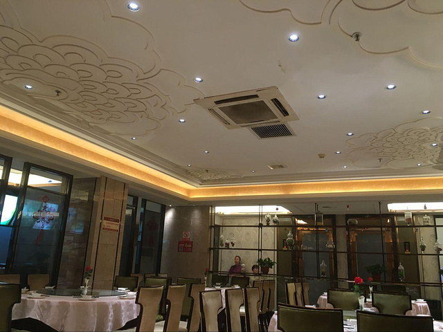 脆辣的麻花比骨头多余肉的鸡丁要好吃的多_龙厨家宴馆(北京路店)&quot