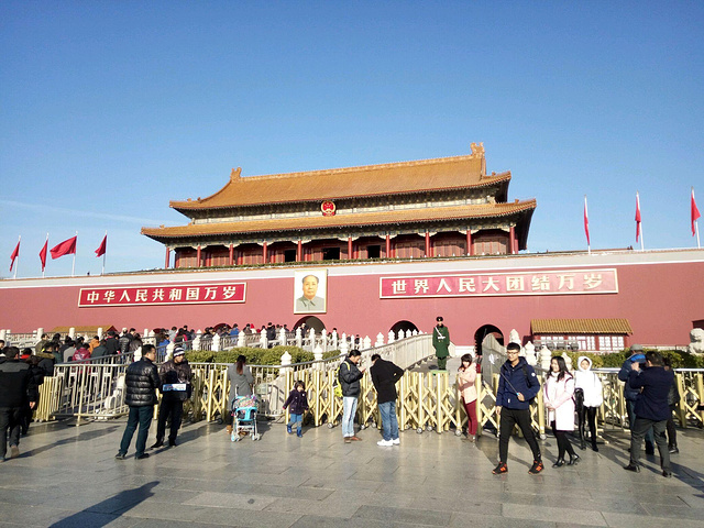 2017故宫正门,现在是淡季人不是特别多。故宫