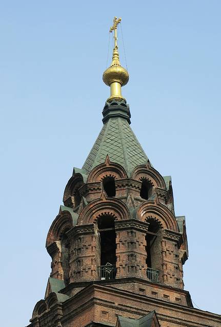 正门的这个帐篷顶是钟楼,只能远观,不让进去参观.