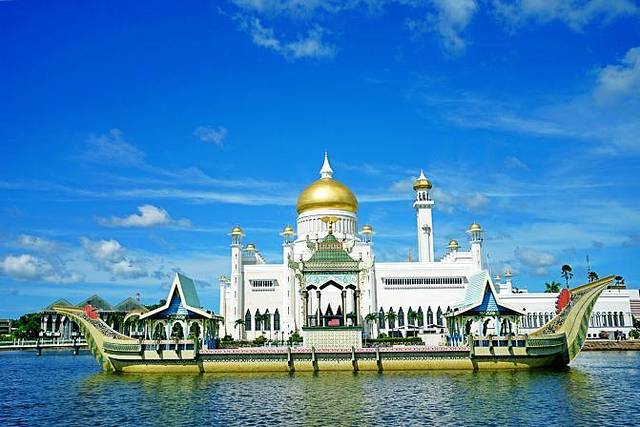 奥玛阿里清真寺