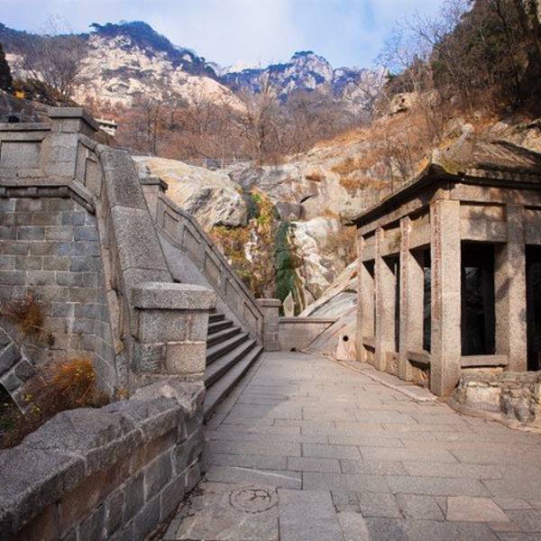 泰山景区门票价格标准 5092efca052fb5.jpg_600x600x70_65029218.jpg