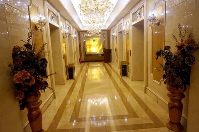 华旗饭店-自助餐厅