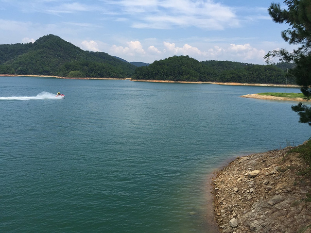 千岛湖 第二站:渔乐岛 也是娱乐岛,餐饮.