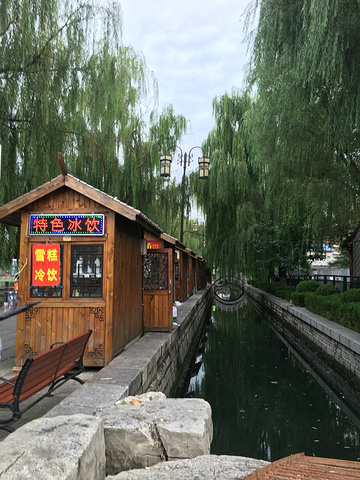 017小河两岸有很多茶馆,或者充满文艺小清新的