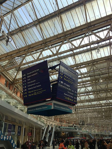 伦敦滑铁卢车站