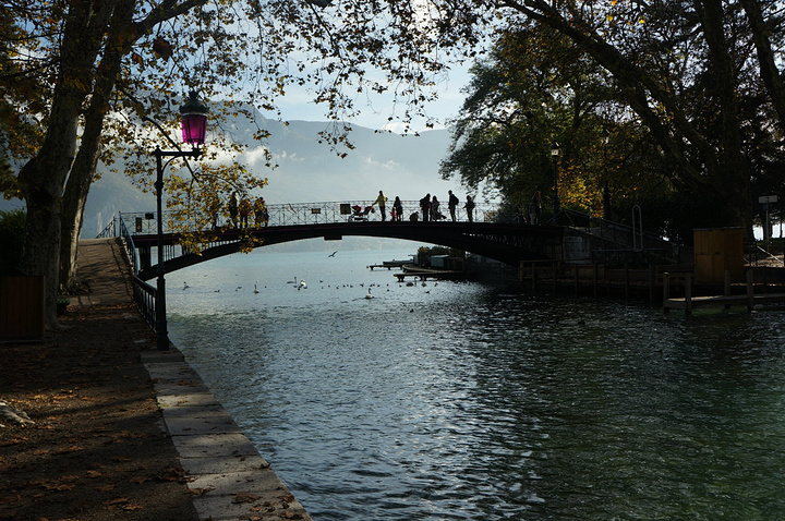 安纳西是个类似丽江 ,大理的地方,虽然自然景观还是略胜一筹
