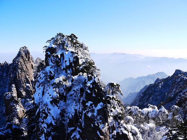 可以用什么形容词形容黄山 f21bc43139240eb5.jpg_r_640x480x70_661ff994.jpg