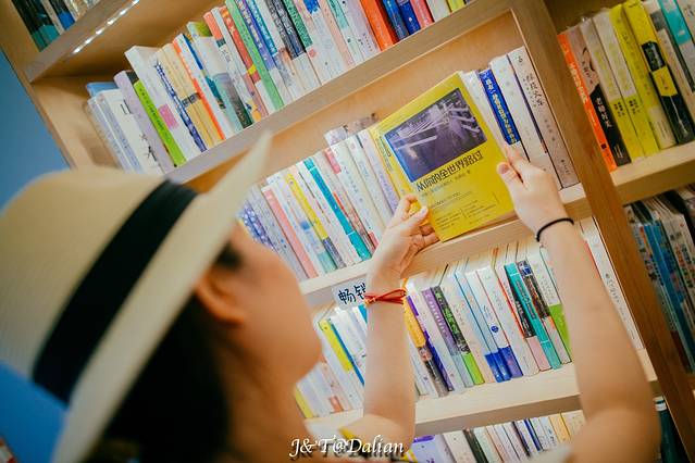 猫的天空之城概念书店(老虎滩店)