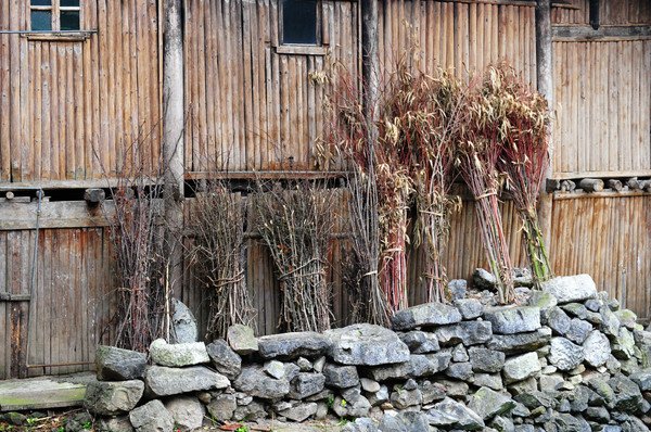 吞力黑衣壮山寨