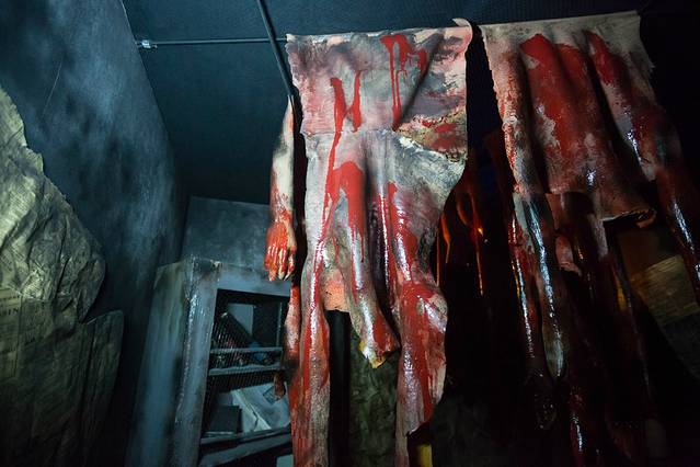 还有挂着的各种人皮.