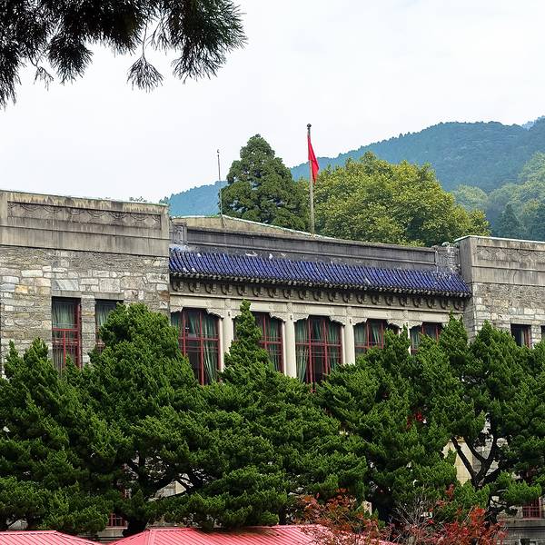 望庐山瀑布_2018年庐山门票收入(3)
