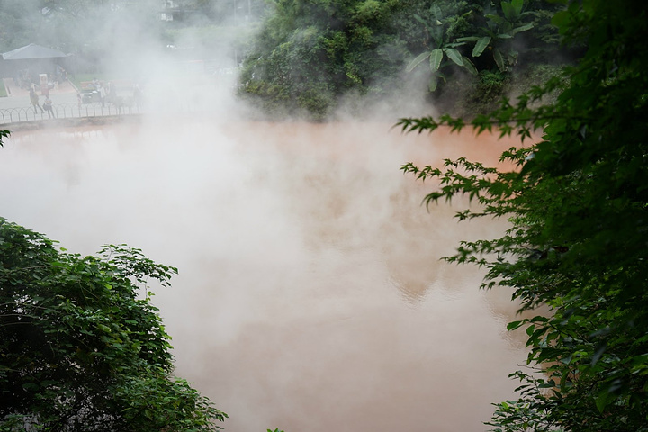 "地狱"名称的由来源于铁轮(龟川的特殊地理现象)