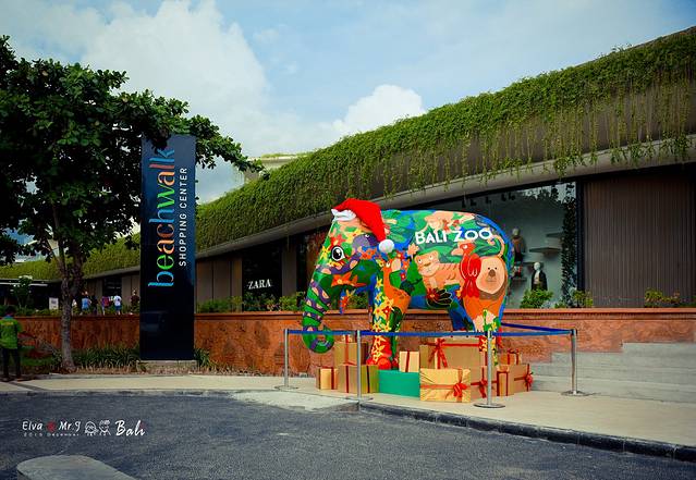 Beachwalk Shopping Center