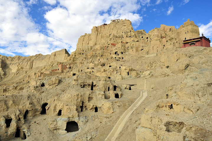 上到约半山腰回望山下美景尽收眼底6月30日前往古格王朝遗址由此门