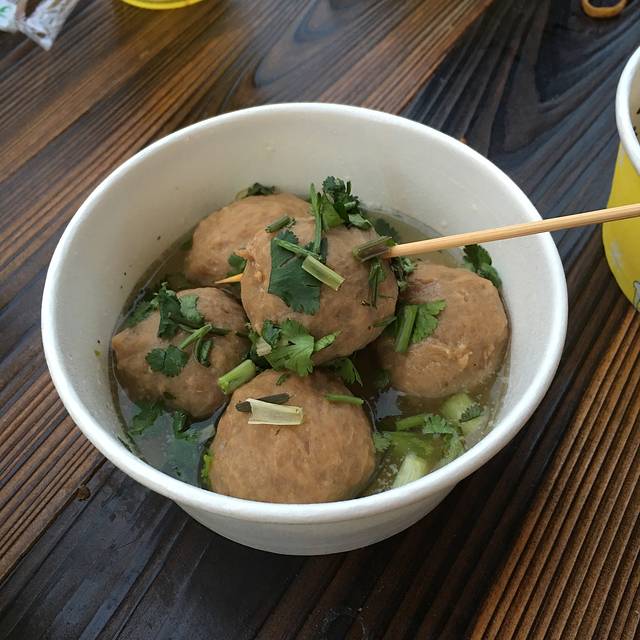 东方盐湖城美食街