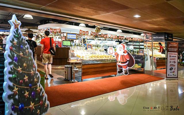 Beachwalk Shopping Center