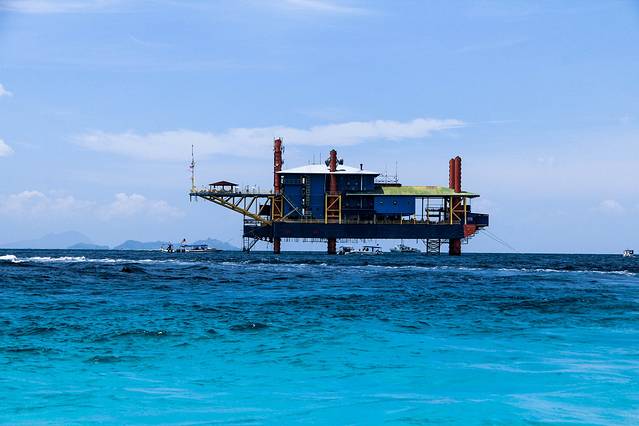 钻井平台潜水中心