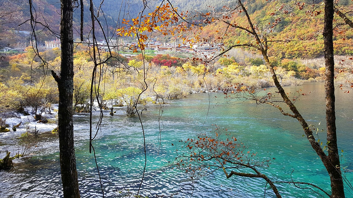 2017九寨沟距离沟口最近的第一个瀑布_树正瀑