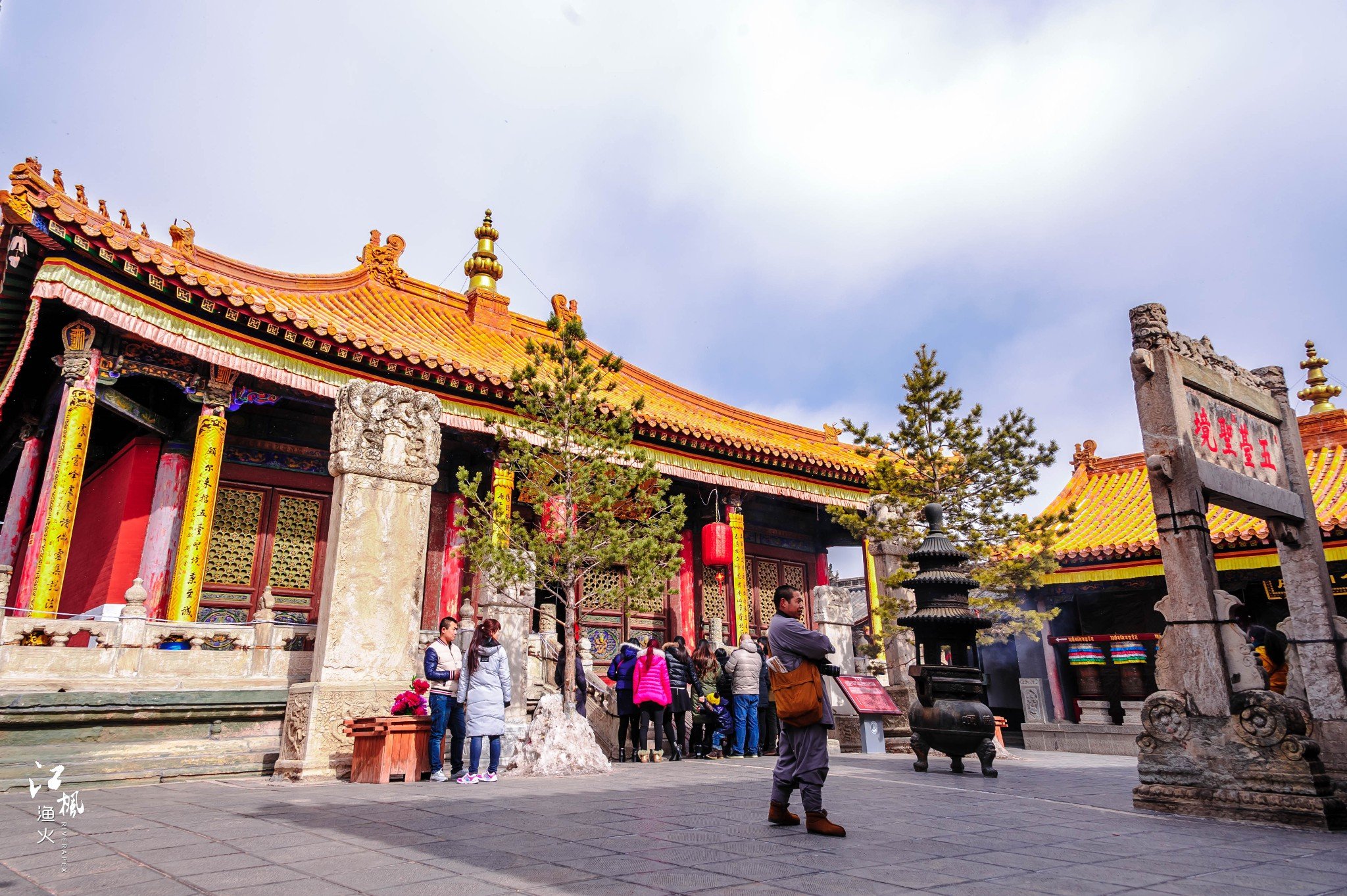 五台山,心中的圣地.重要景点:五爷庙:必去,一般要先去.