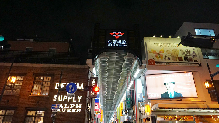 2017街道标识牌极具日式风情心斋桥筋,日语的