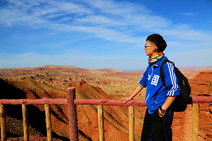 "很惊险、很刺激的壮美之旅，整个游玩过程建议4个小时左右。红配蓝，居然就是今天峡谷的主色调~终于到底啦_平山湖大峡谷"的评论图片