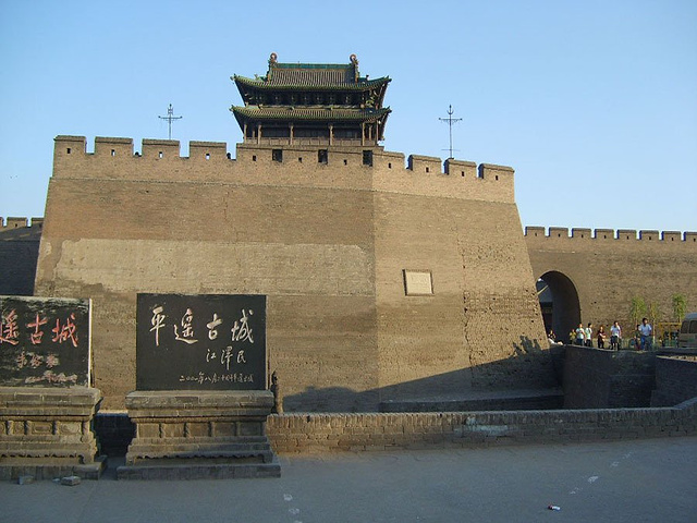 平遥古镇面积很大整体风格建筑都保存较为完好进入古城是不需要花钱的