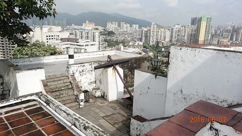 2017澳门的士起步价正好17元 因为官也街附近