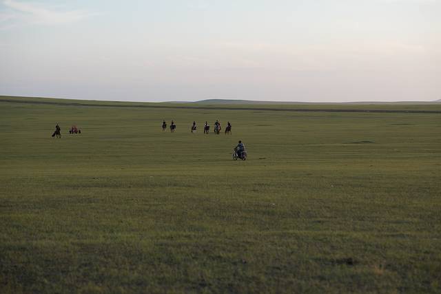 黑山头边城骑马场