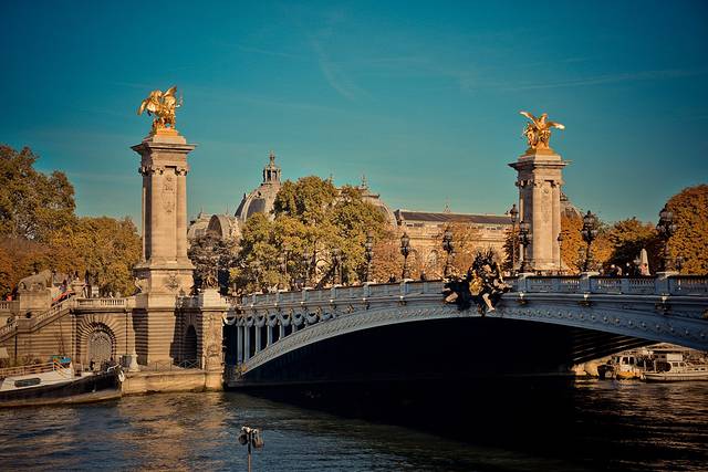 亚历山大三世桥