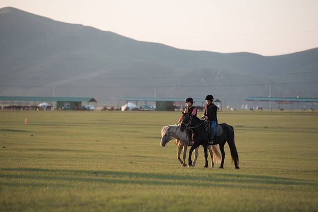 黑山头边城骑马场