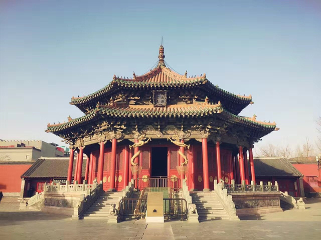 沈阳故宫(英语:Mukden Palace)是中国仅存的两