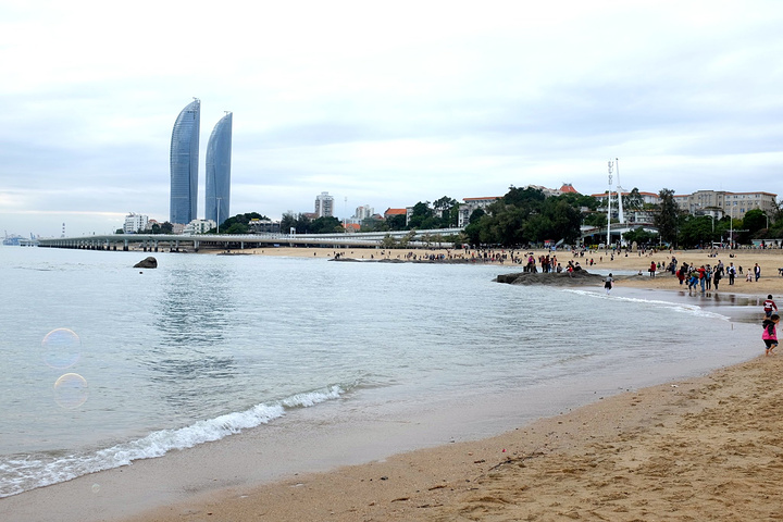 2017下午的时候恰逢涨潮,海浪哗哗的拍上来好