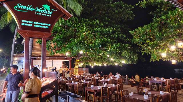 Smile House Restaurant