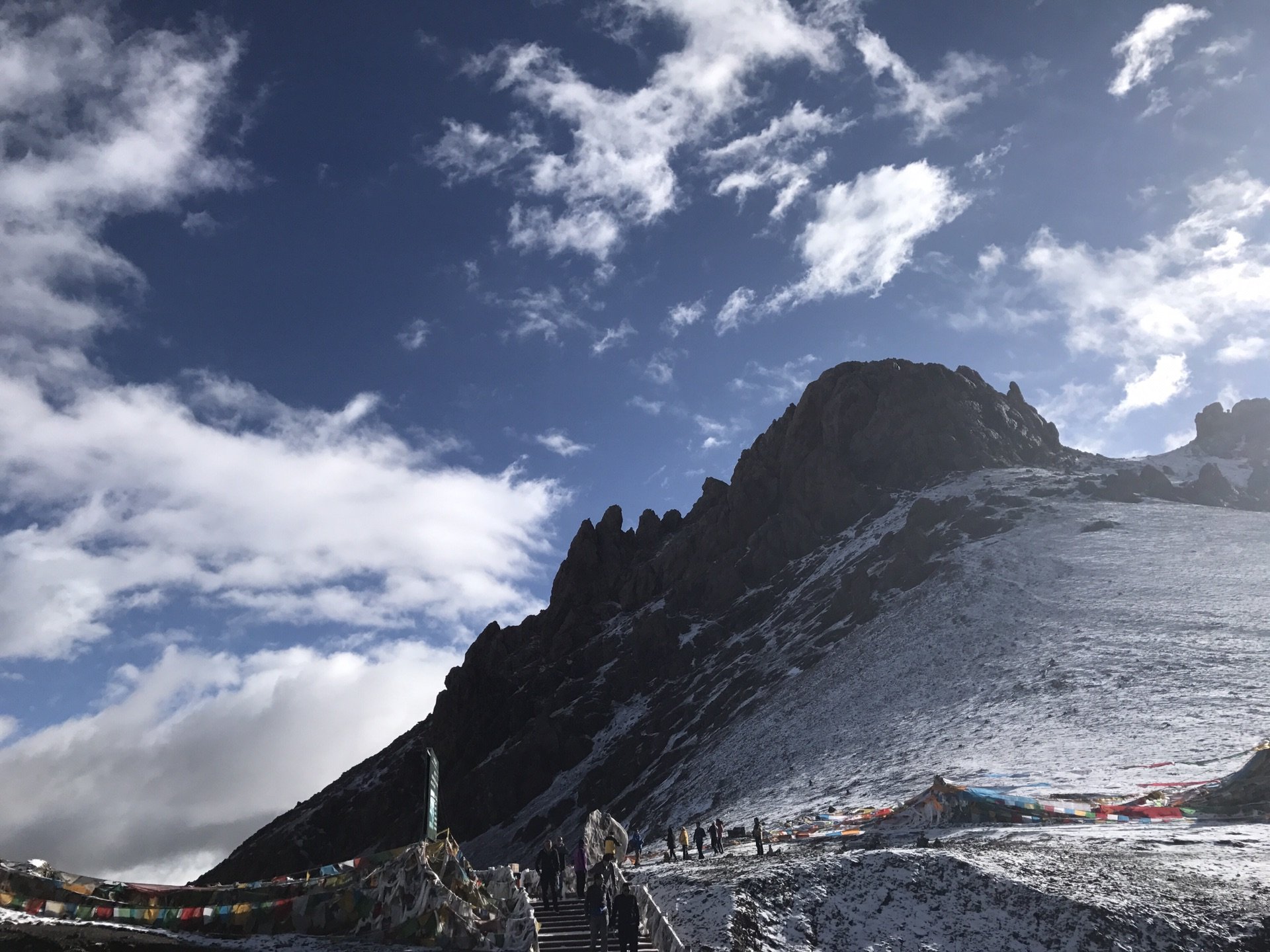 那根拉山真的很有特色,此处有妖孽出没.