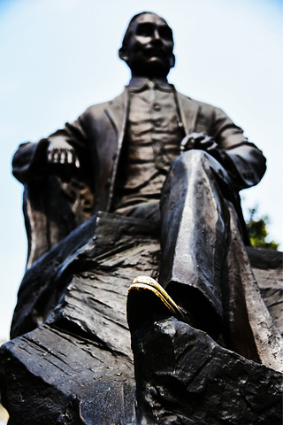 第二天起的也不是很早,按照.