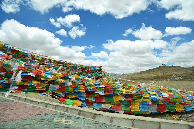 西藏日喀则宗山