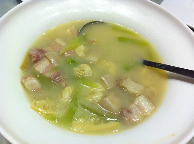 君芝莱大酒店(国定东路店)