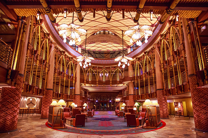 果然是探索家风格呀_迪士尼探索家度假酒店(disney explorers lodge"