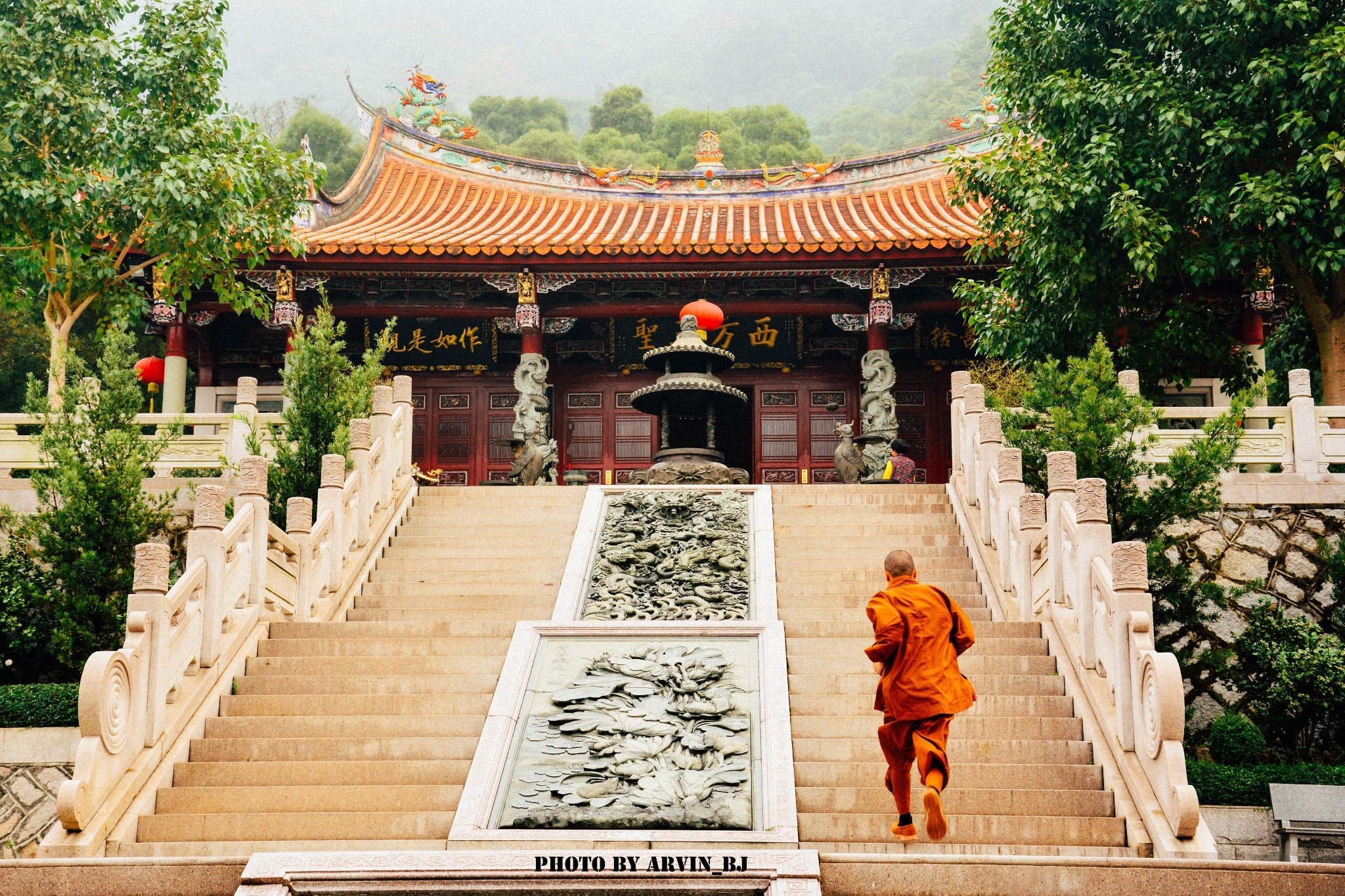 "势至岩"宗教遗址为清源山古三十六岩之一,与"弥陀岩","千手岩",狗铑