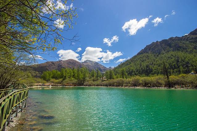 甘孜稻城亚丁景区-仙乃日
