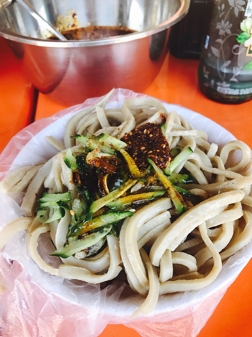 碛口古镇&靖边波浪谷三日游 大木每到一个地方一定要去吃当地小吃的