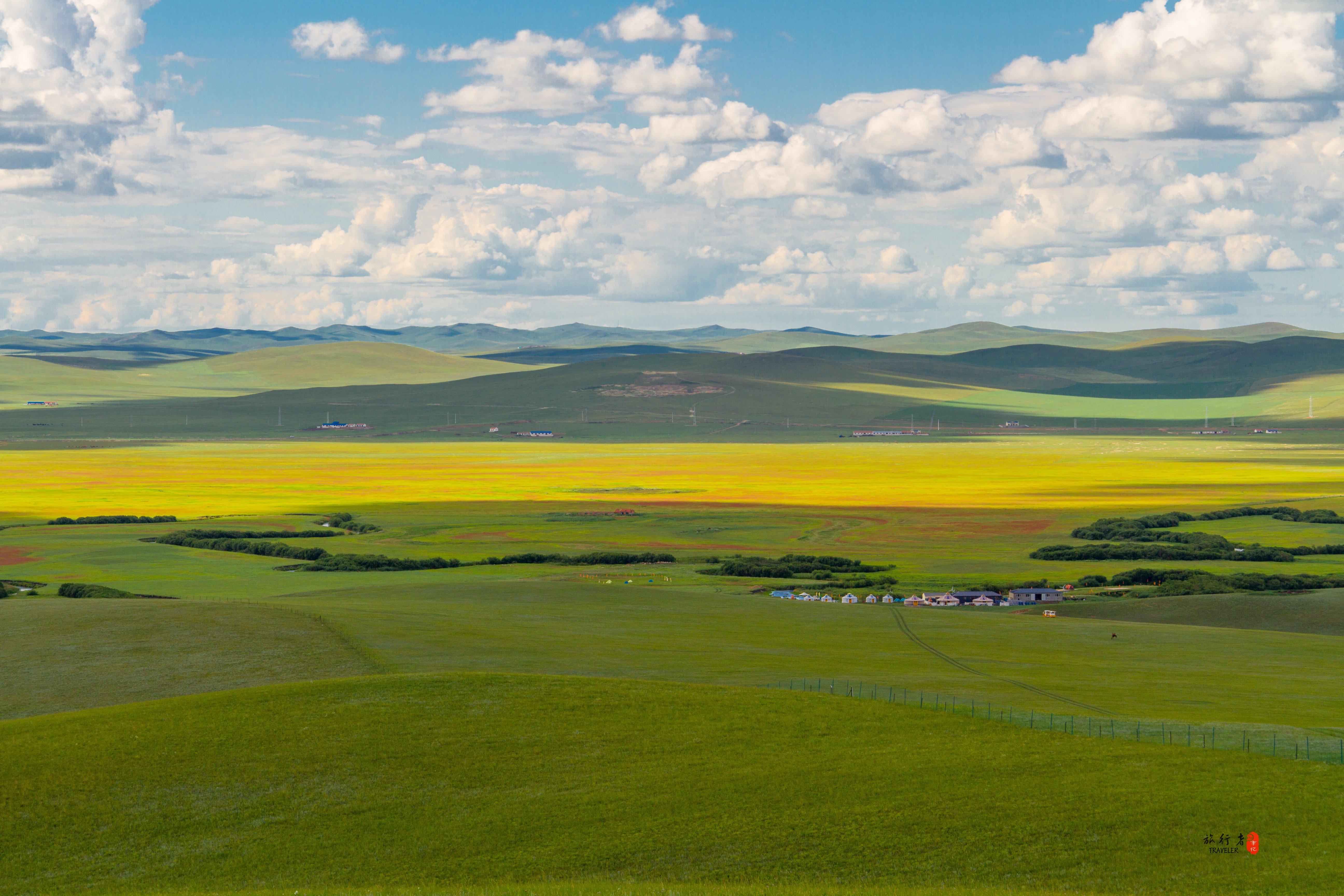 "九曲湾"属乌拉盖河最为蜿蜒曲折的河段,向西与乌拉盖湖入口相连