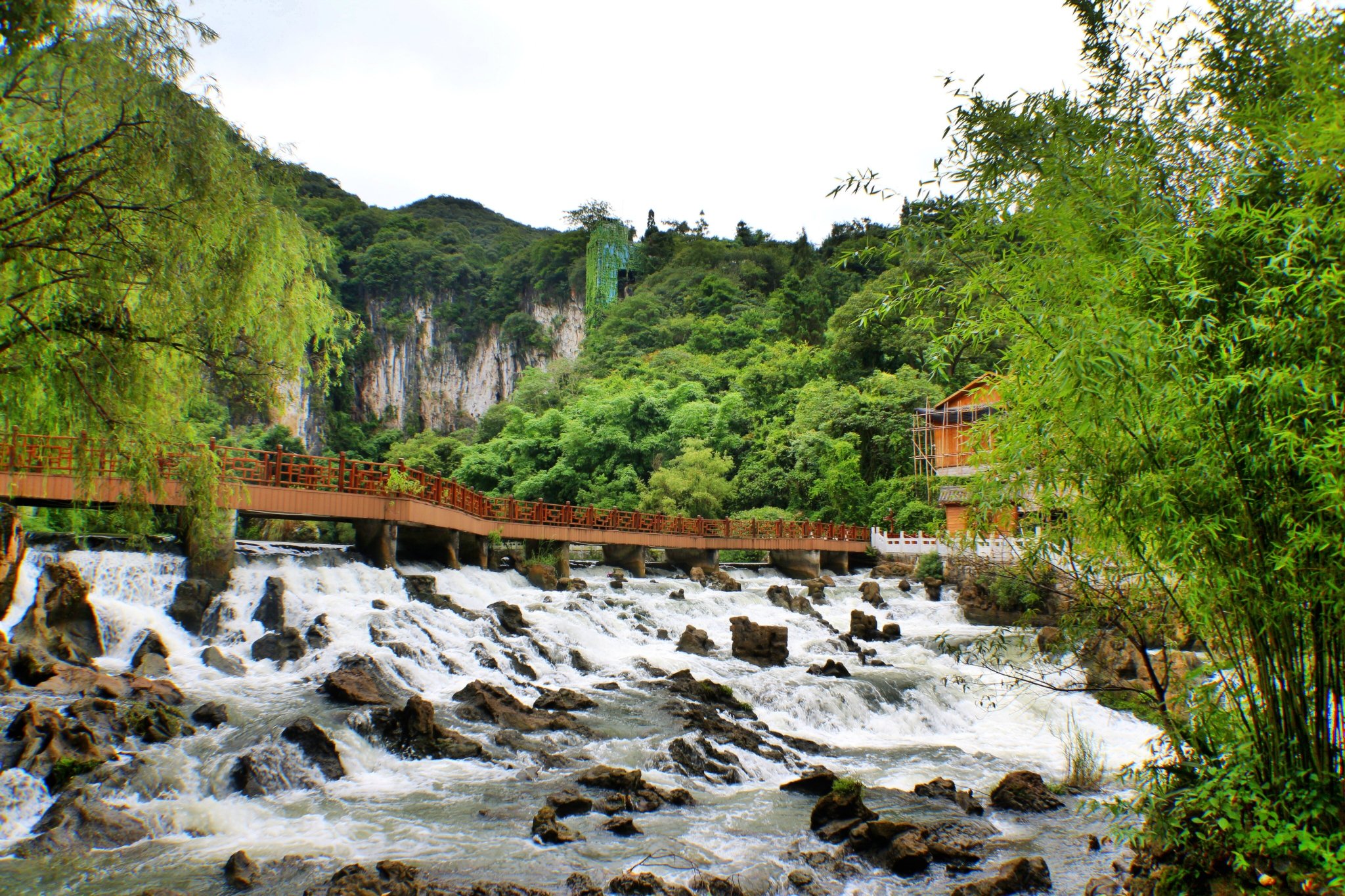 龙宫景区的核心景区肯定是最值得深度游玩的了.这是"中国最美水溶洞".