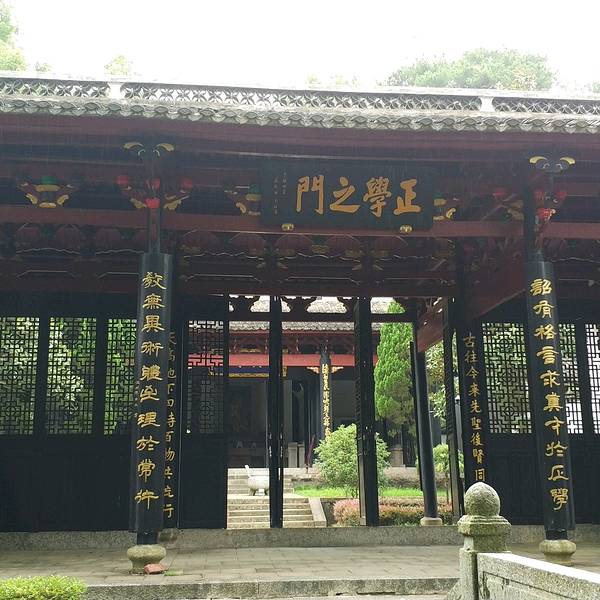望庐山瀑布_2018年庐山门票收入(3)